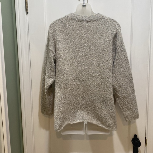 Urban Outfitters Rosie Cozy V-Neck Pullover Side Vent Sweater x small - Picture 7 of 10